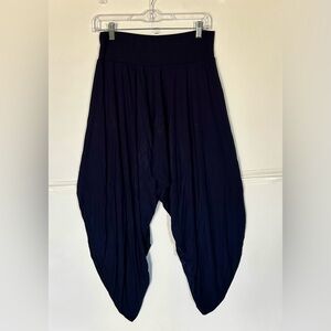 Popana Woman’s Navy Harem Open Side Pants. Elastic Waist, size L